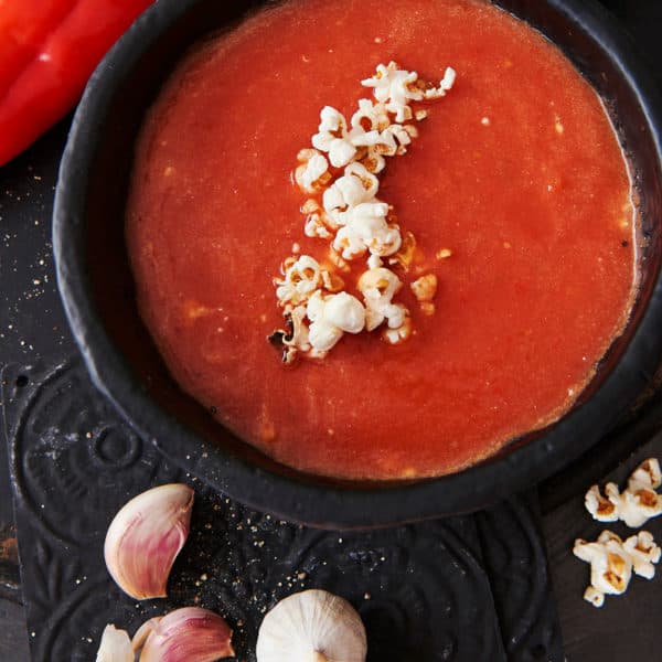 KALORIENARME TOMATENSUPPE MIT POPCORNGARNITUR – Popcornloop